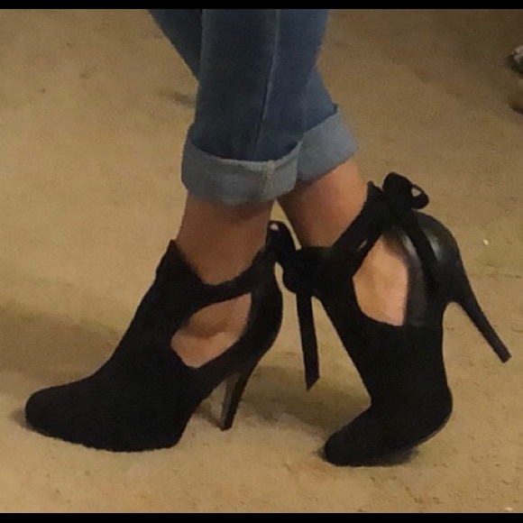 Black heels - Picture 3 of 4